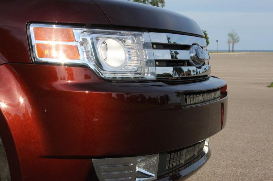  Ford Flex 2009 года  (фото 23 из 32)